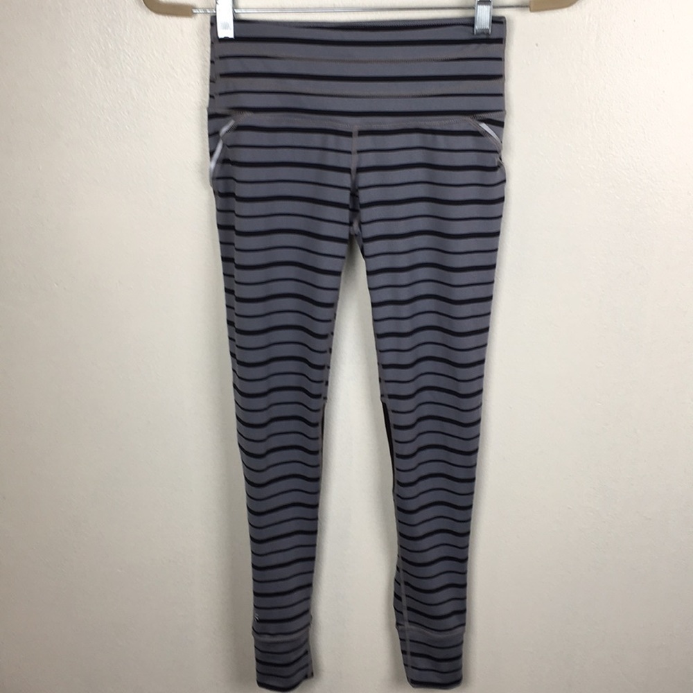 Athleta Gray and Black Work Out Leggings